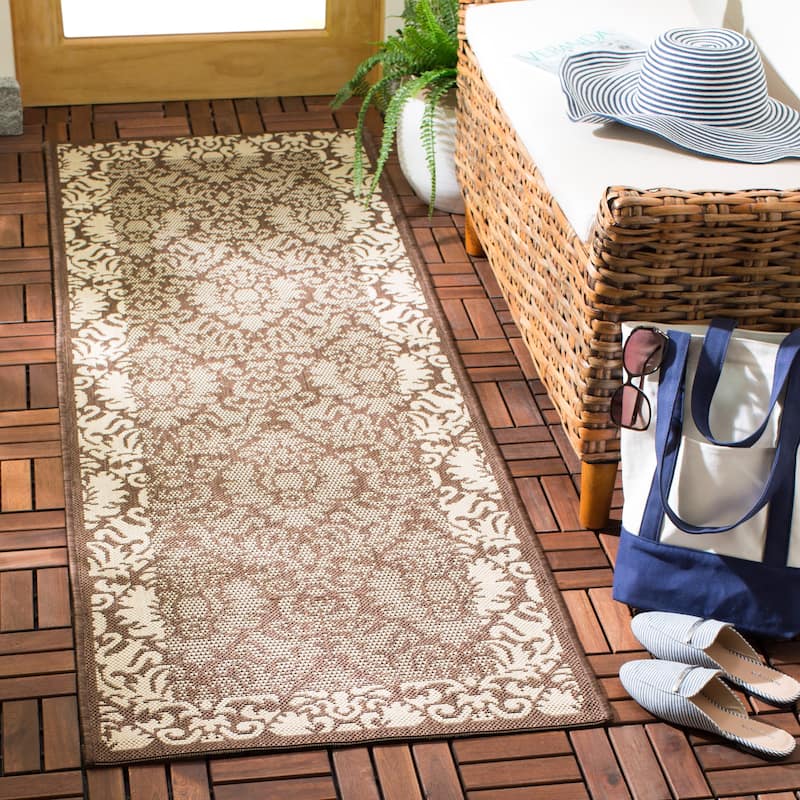 SAFAVIEH Courtyard Peggie Indoor/ Outdoor Patio Backyard Rug