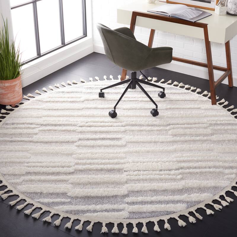 SAFAVIEH Moroccan Tassel Shag Mariola 2-inch Thick Rug - 6'7" Round - Beige/Ivory - Round