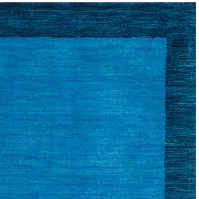 SAFAVIEH Handmade Himalaya Wool Gabbeh Rug