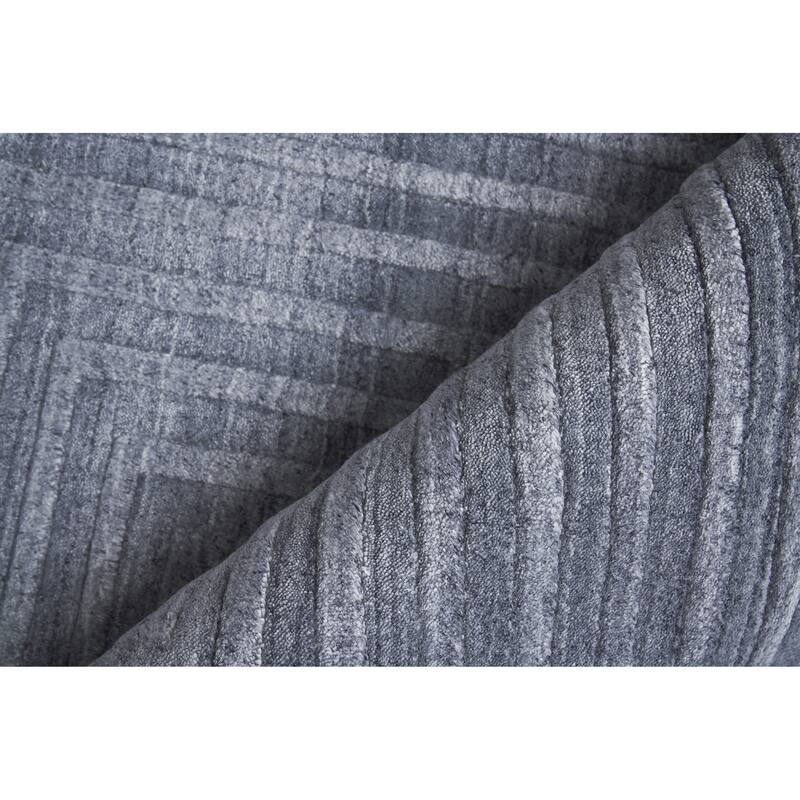 EXQUISITE RUGS Castelli Hand-loomed Bamboo Silk/Wool Charcoal Area Rug.