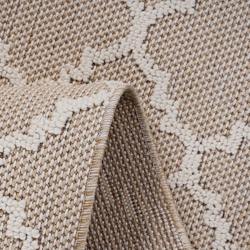 Guros Collection Ivory / Trellis Indoor / Outdoor Non-Shedding Area Rug