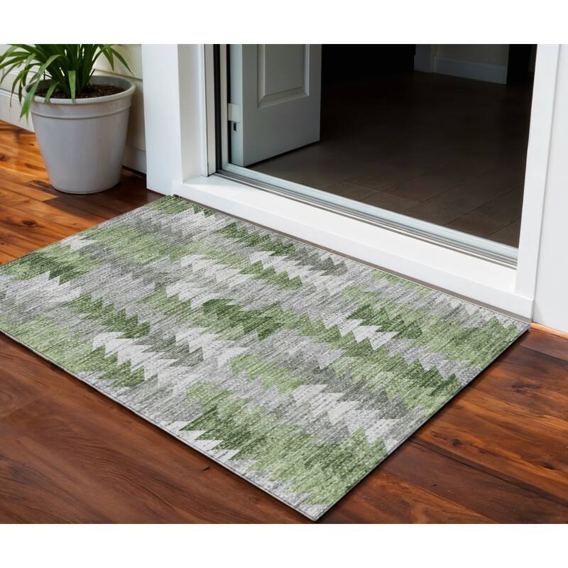 HomeRoots Geometric Transitional Rectangle Outdoor Rug - 3' x 5'