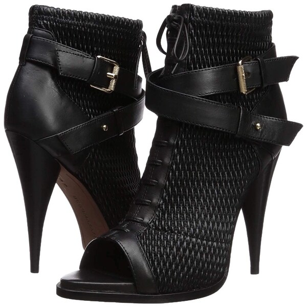 bcbg elle bootie