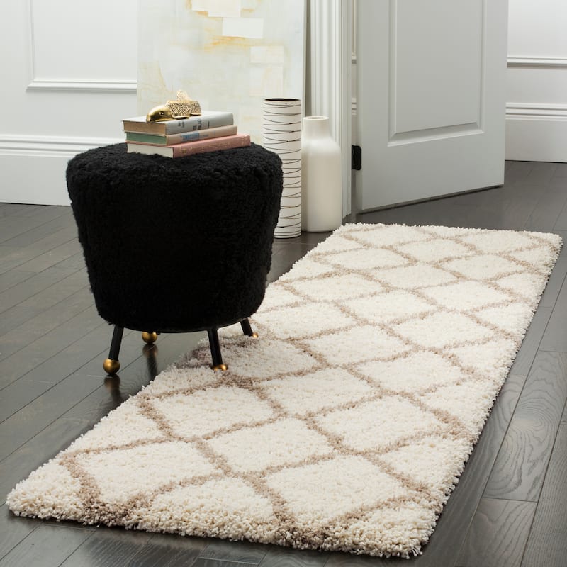 SAFAVIEH Hudson Shag Athena Trellis 2-inch Thick Rug - 2'3" x 12' Runner - Ivory/Beige