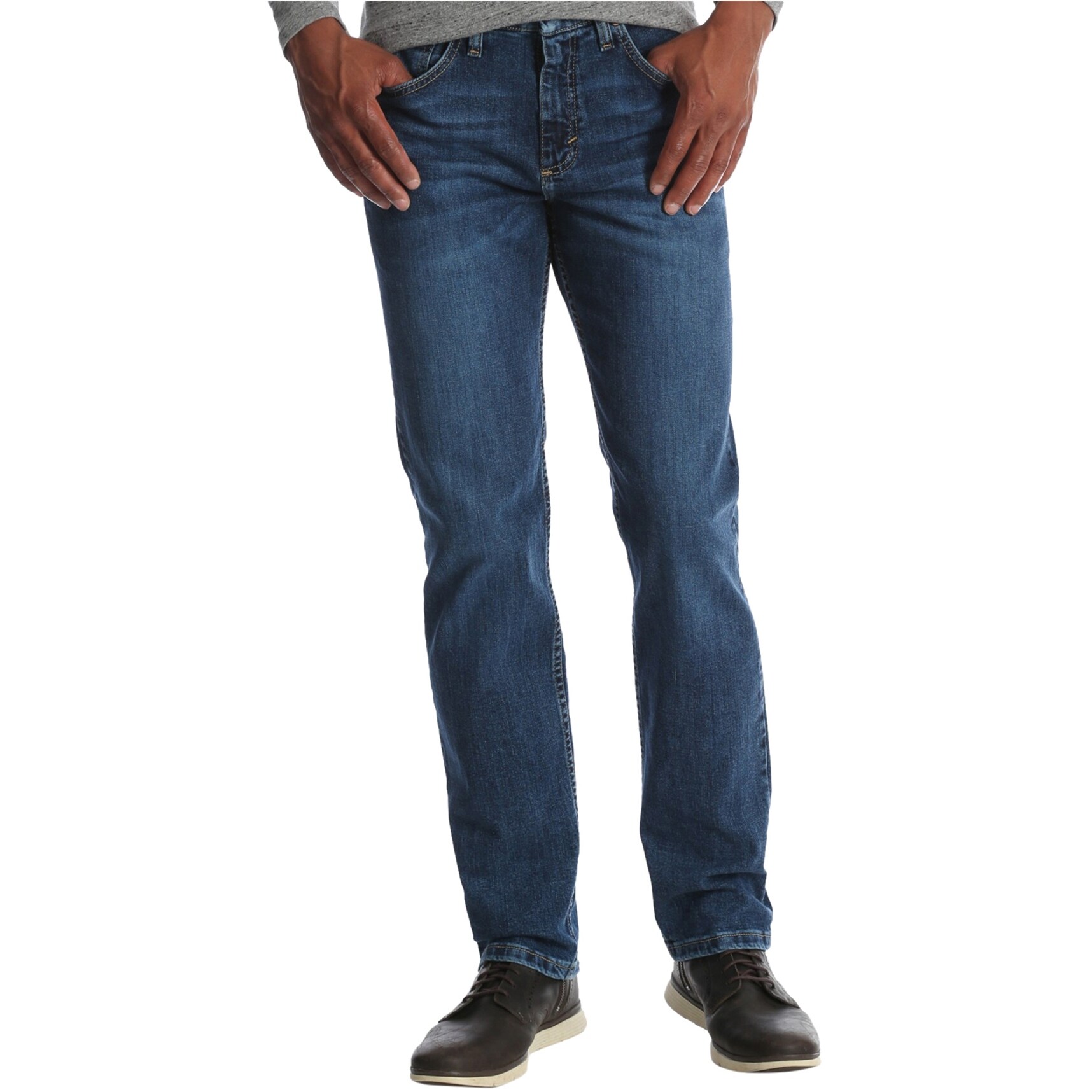 wrangler tapered leg jeans
