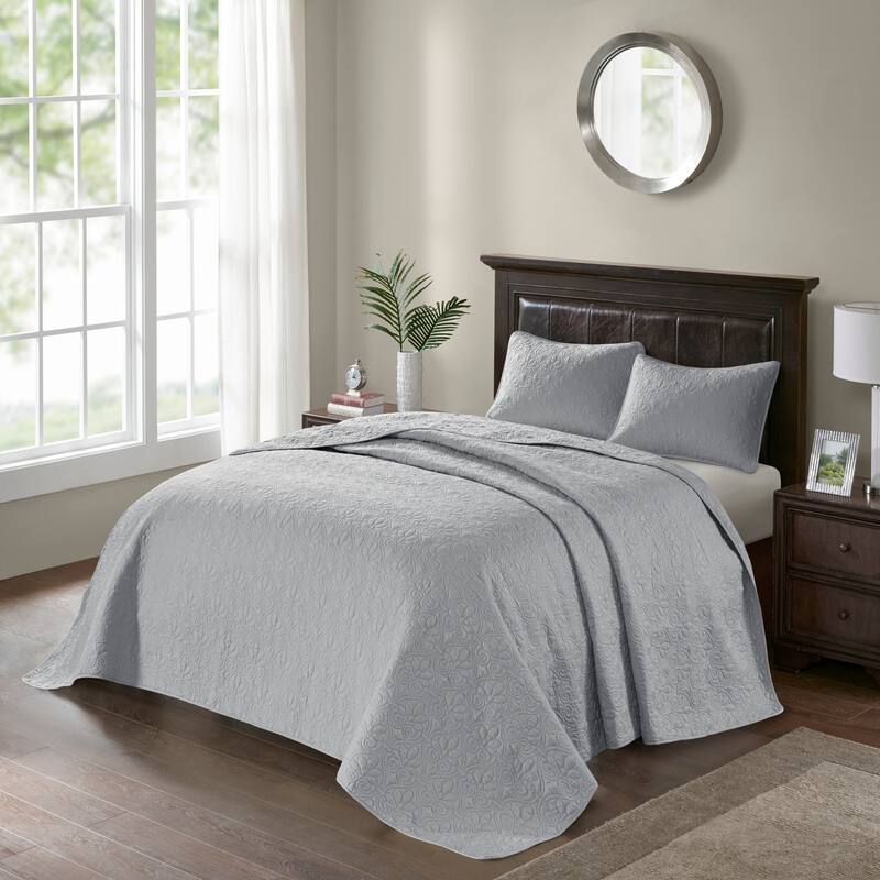 Madison Park Mansfield Reversible Oversized 3-piece Solid Texture Bedspread Quilt Set with Matching Shams