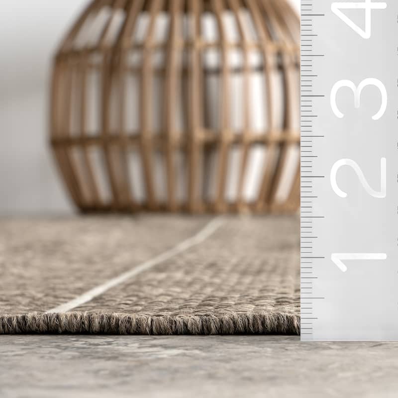 Nuloom Sharyl Modern Striped Indoor/Outdoor Area Rug