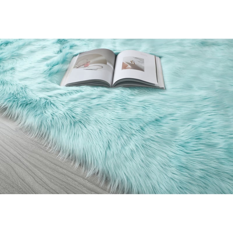 60 in L Ultra Soft Fluffy Faux Fur Sheepskin Area Rug - 3'6"