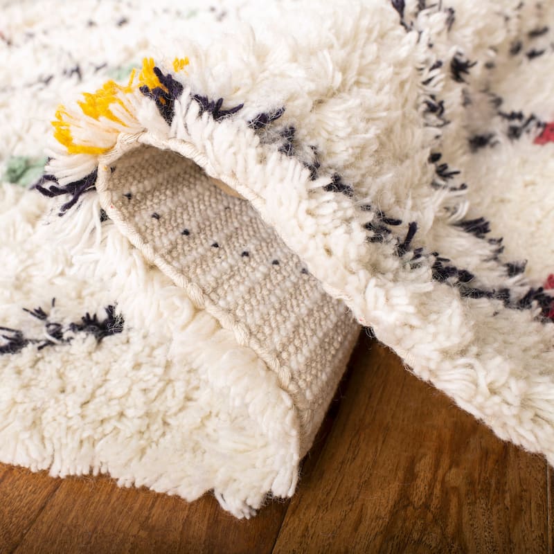 SAFAVIEH Handmade Casablanca Shag Hajri Tribal Wool Rug