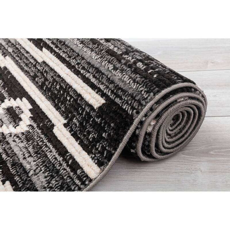 Juniper Collection Black Machine Made Indoor Area Rug