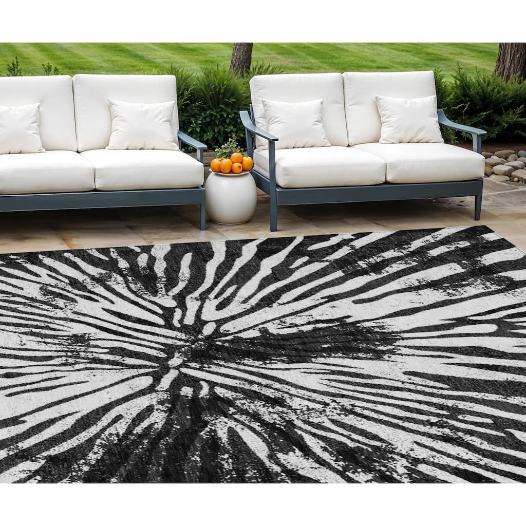 HomeRoots Abstract Transitional Rectangle Outdoor Rug