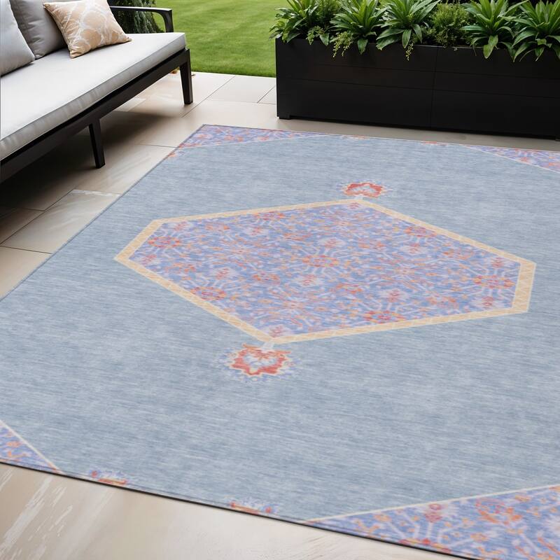 HomeRoots Oriental Traditional Rectangle Outdoor Rug - 5' X 8'
