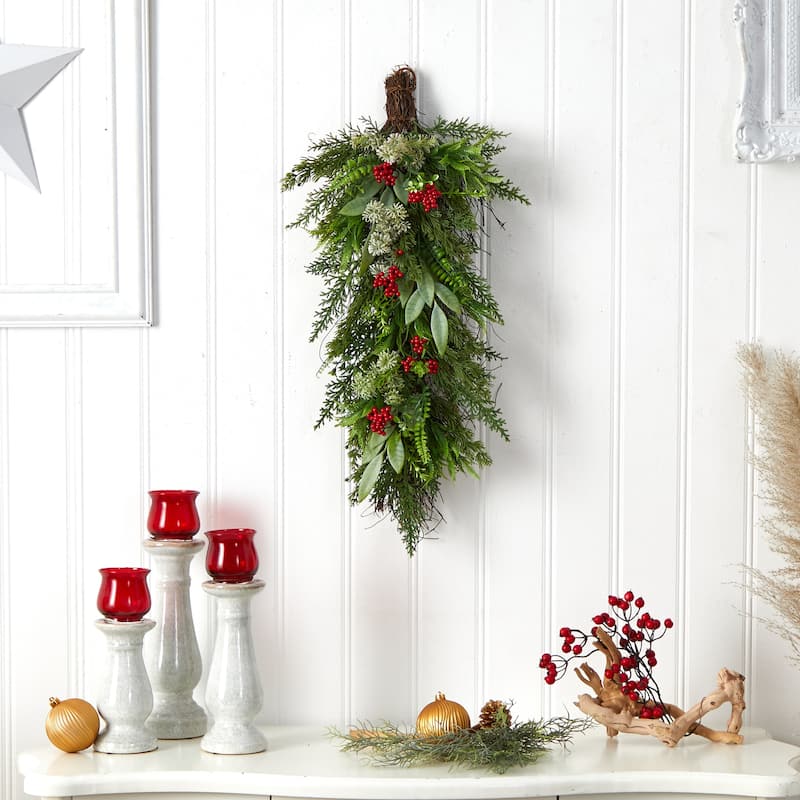 30" Cedar and Berry Artificial Christmas Swag - Green - 30