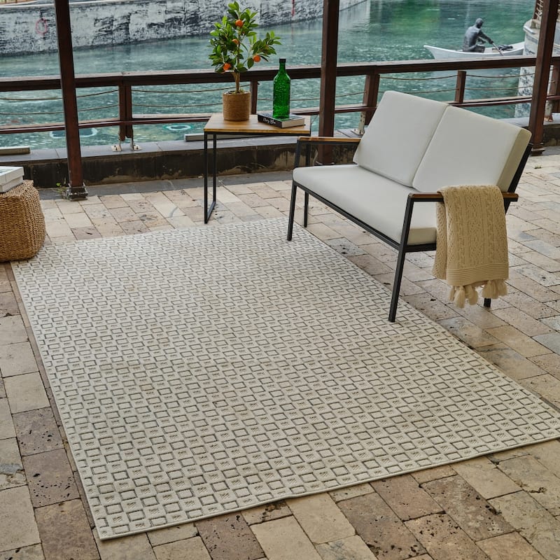 Elto Sleek Geometric Weather Resistant Current & Stylish Outdoor Rug