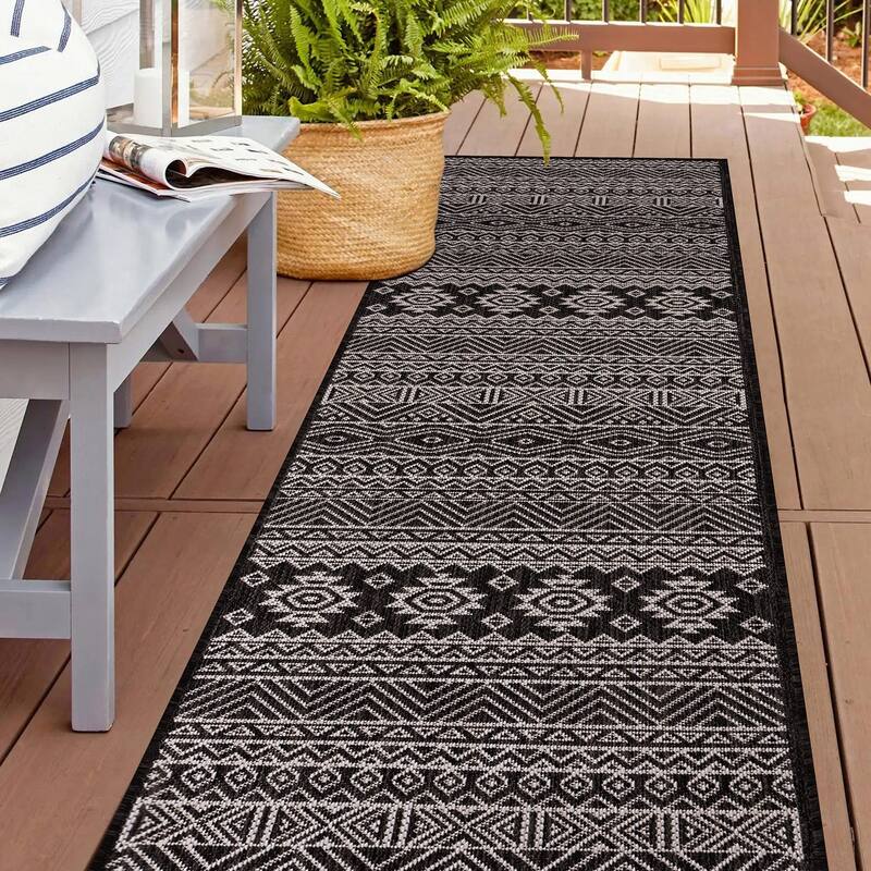 World Rug Gallery Distressed Geometric Bohemian Textured Flat Weave Indoor/Outdoor Area Rug - 2'x7' Runner - Black