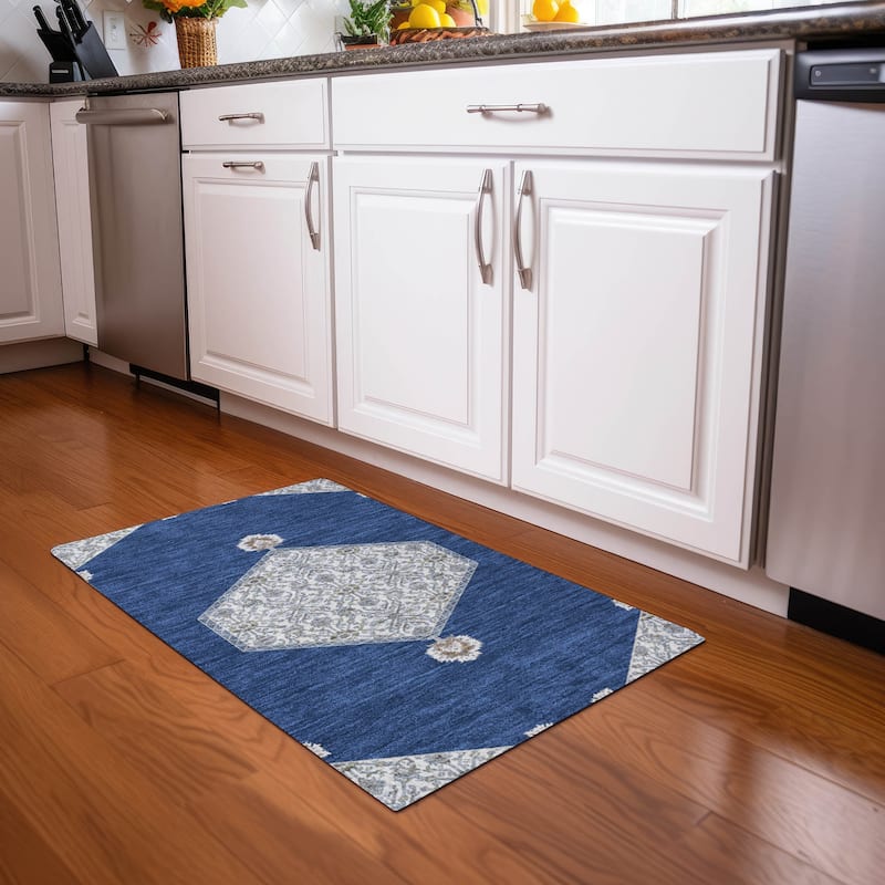 Machine Washable Indoor/ Outdoor Traditional Chantille Rug
