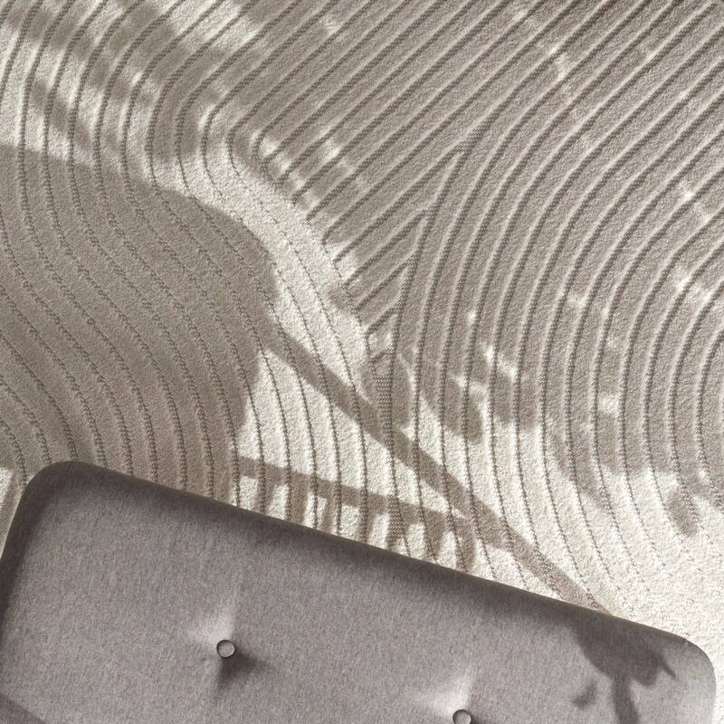 Minimalist In- & Outdoor Rug Boho with Curved Line Pattern in Silver Cream