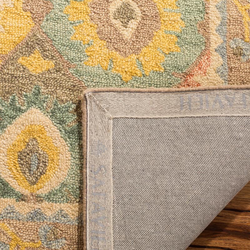 SAFAVIEH Handmade Suzani Goffreda Boho Tribal Wool Rug