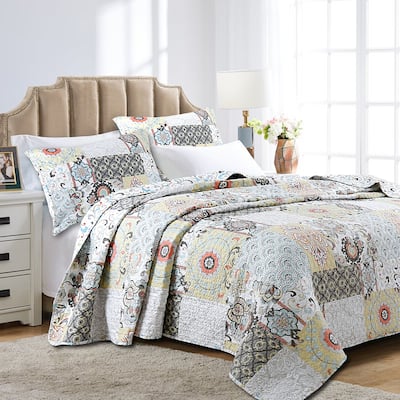 Cozy Line Moorea Stylish Floral Patchwork 6-piece Quilt Bedding Set