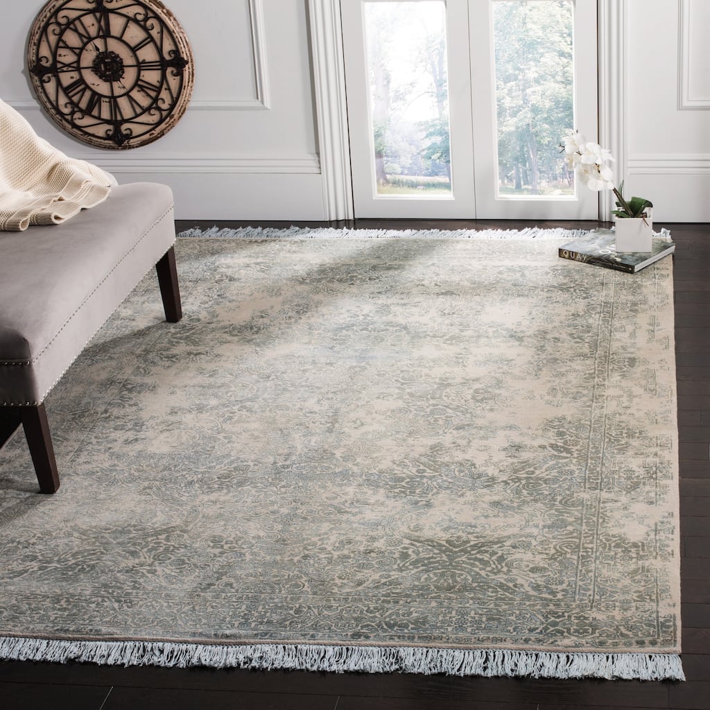SAFAVIEH Couture Handmade Dream Lourdes Vintage Boho Oriental Wool Rug with Fringe