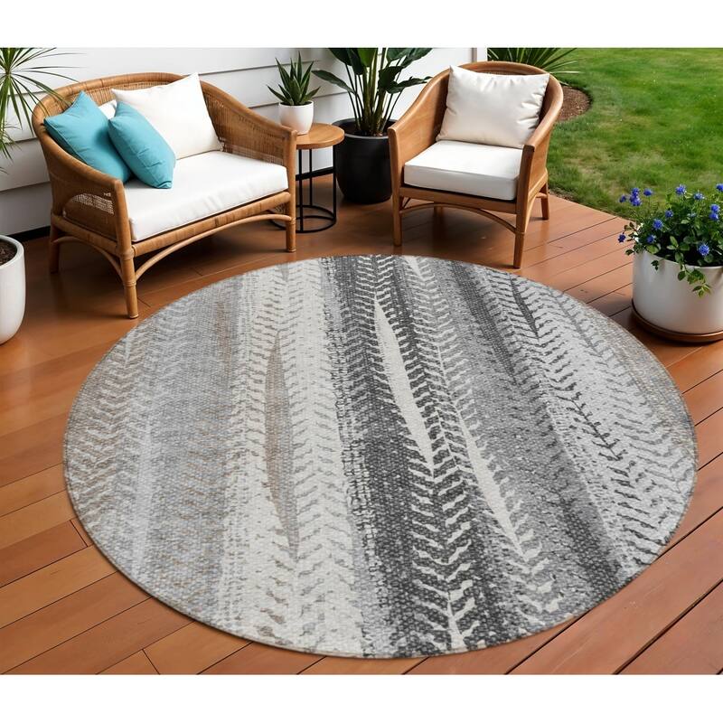 HomeRoots Botanical Leaves Transitional Rectangle Outdoor Rug - 8' Round