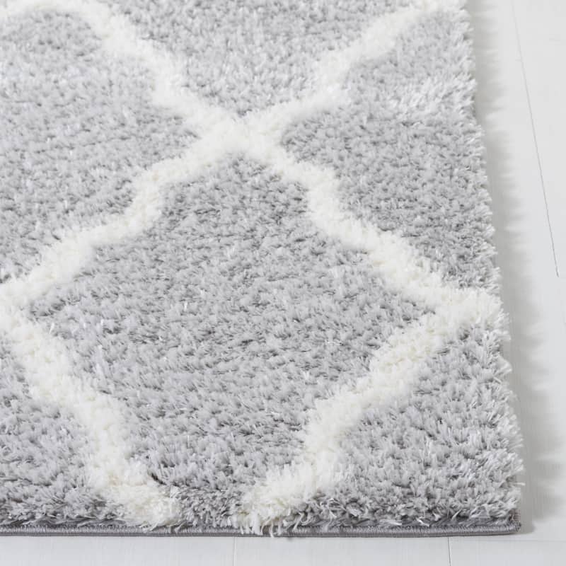 SAFAVIEH Tahoe Shag Etha Trellis 1.2-inch Thick Rug