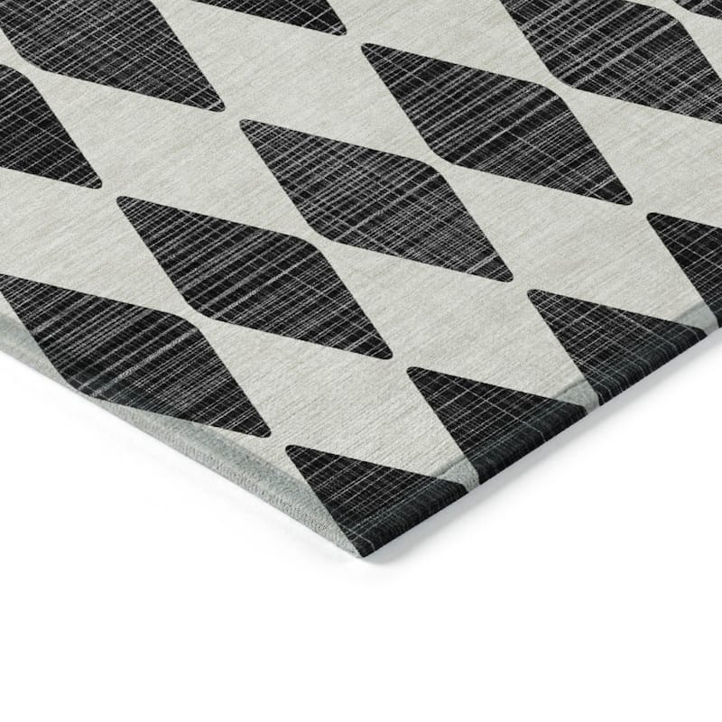 HomeRoots Geometric Transitional Rectangle Outdoor Rug