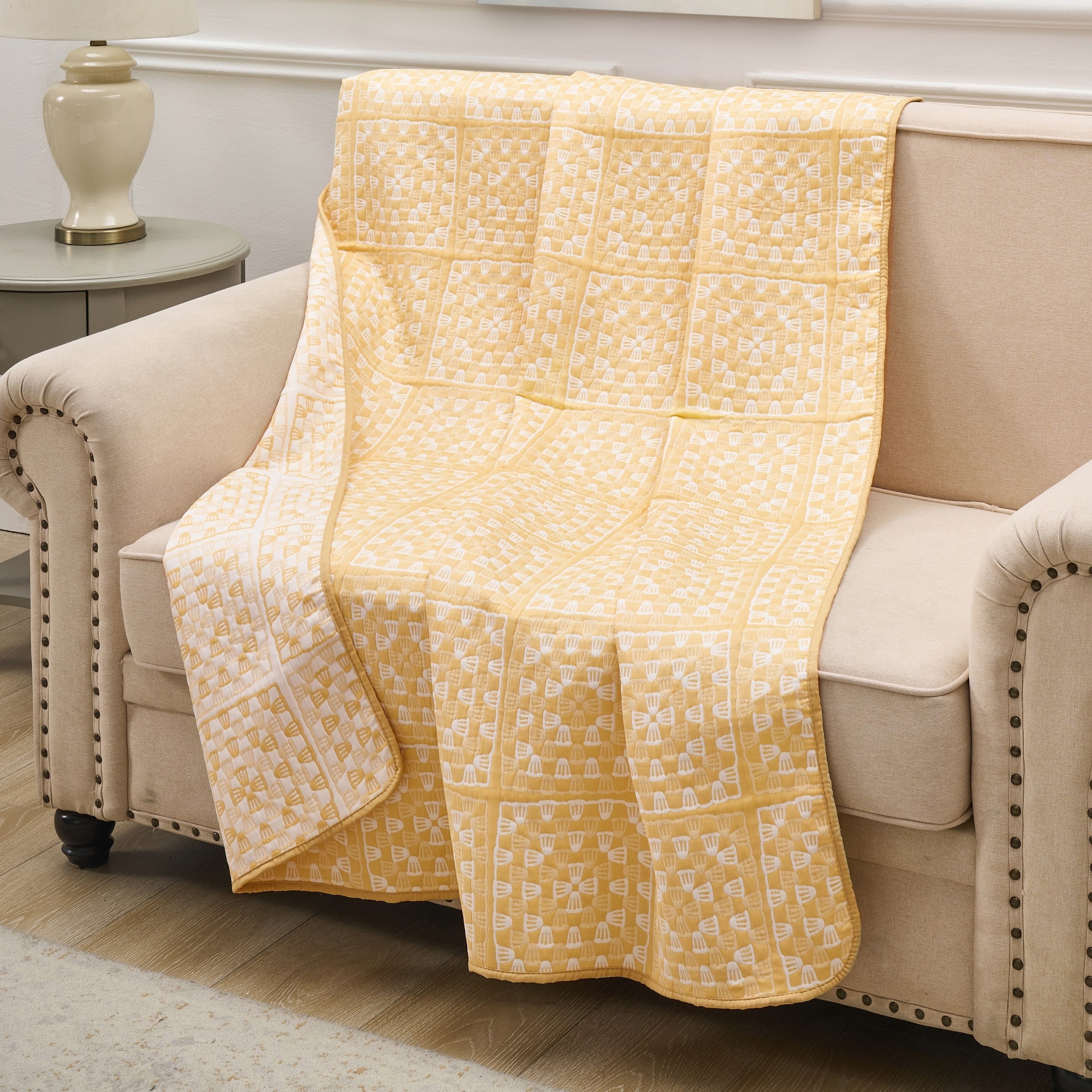Greenland Home Fashions Granny Squares Mid-Century Modern Reversible Matelassé Throw