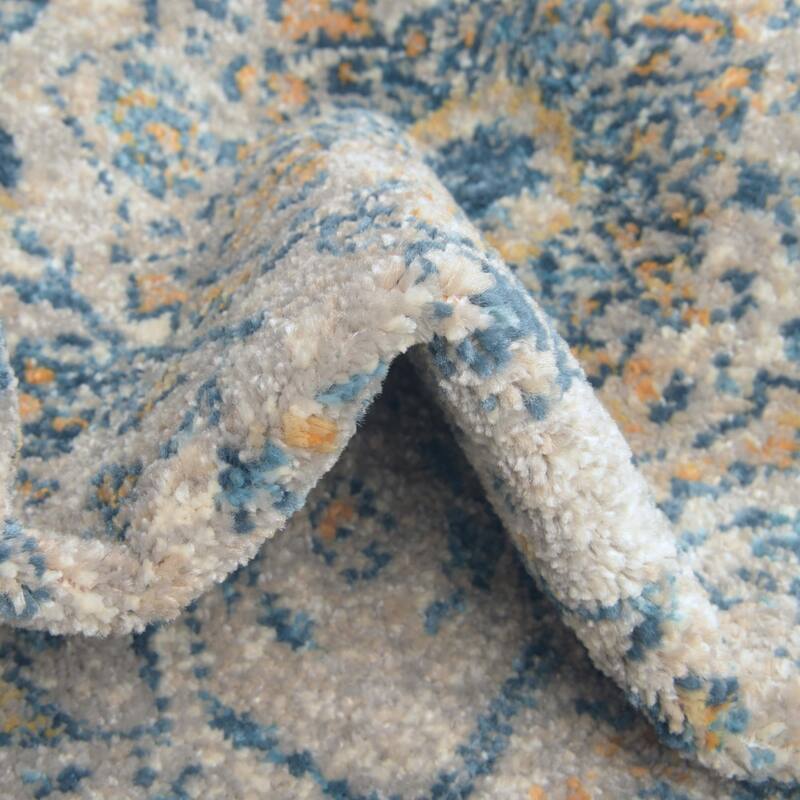 Traditional Nixa Collection Area Rug