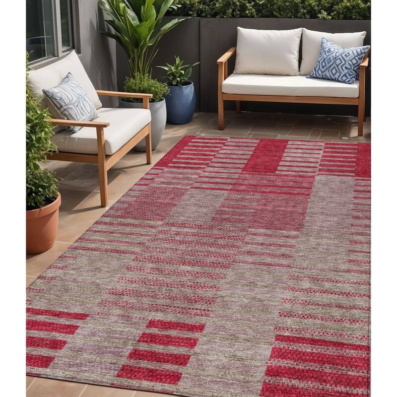 HomeRoots Striped Modern Rectangle Outdoor Rug - 5' X 8'