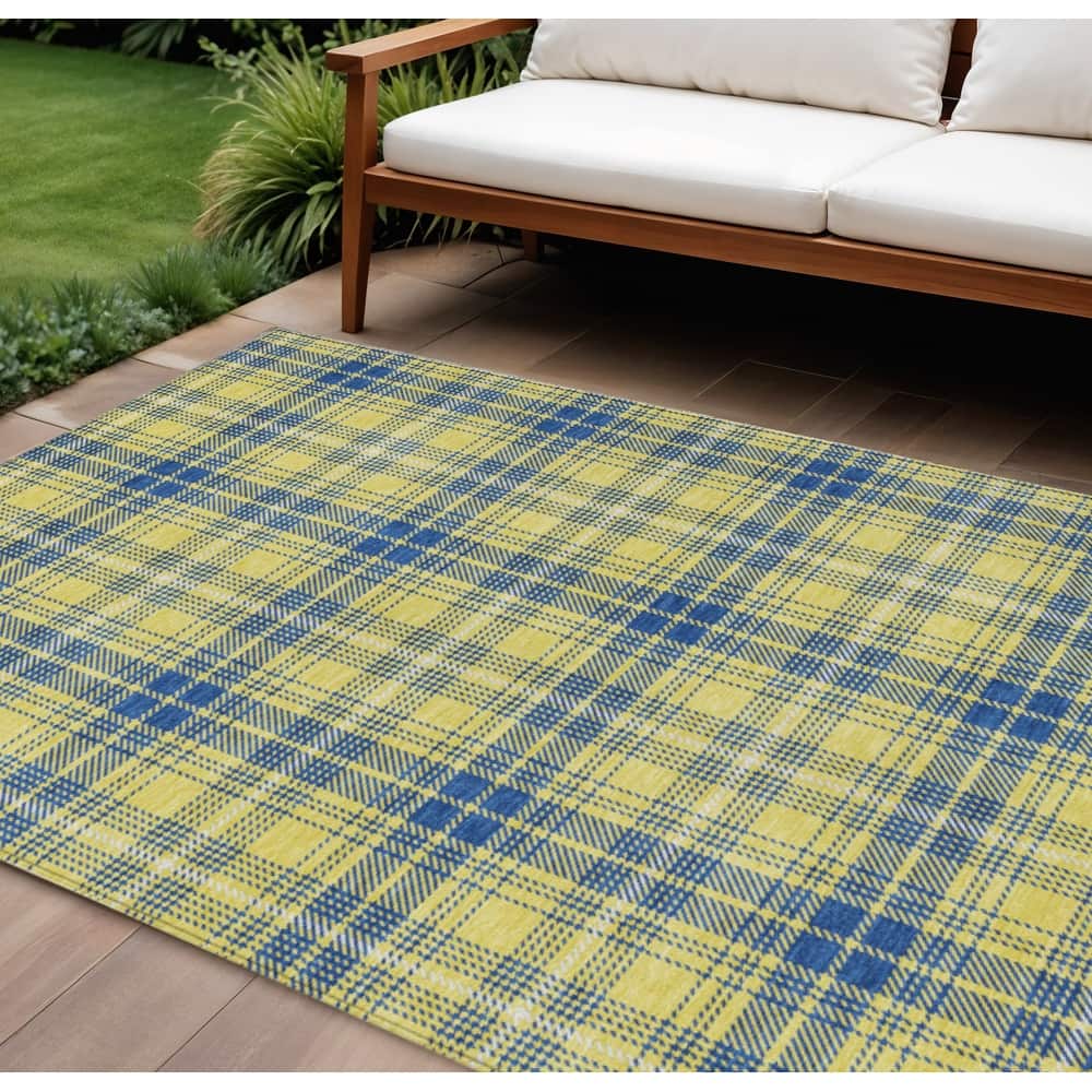HomeRoots Plaid Transitional Rectangle Outdoor Rug