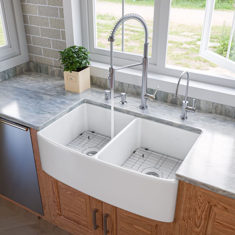 ALFI Brand White Smooth Curved Apron 33" x 20" Double Bowl Fireclay Farm Sink with Grid