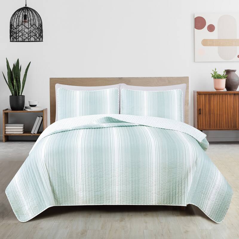 Luxurious Striped Microfiber Quilt Set With Shams - Light Blue - King