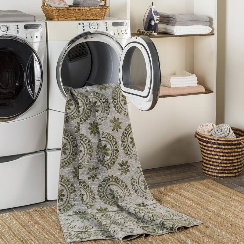 Livabliss Lavadora Updated Traditional Floral & Botanical Washable Area Rug