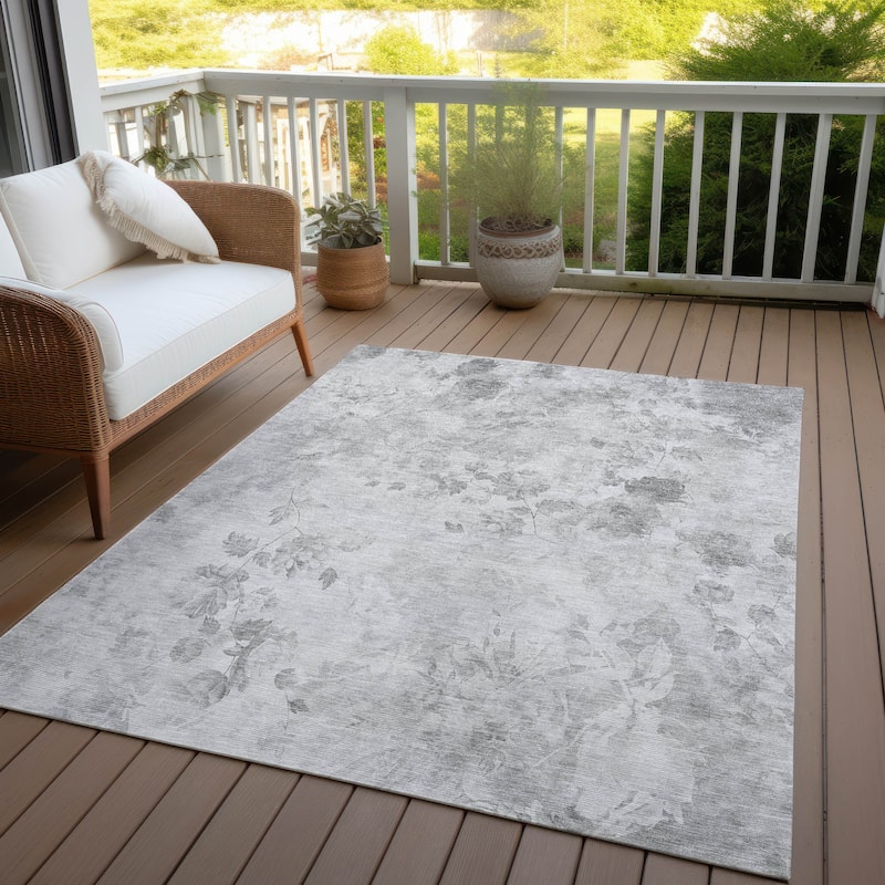 Machine Washable Indoor/ Outdoor Chantille Vanishing Floral Rug