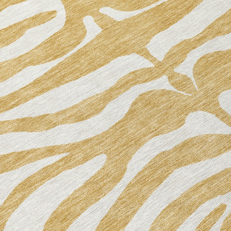 Machine Washable Indoor/ Outdoor Modern Animal Print Chantille Rug