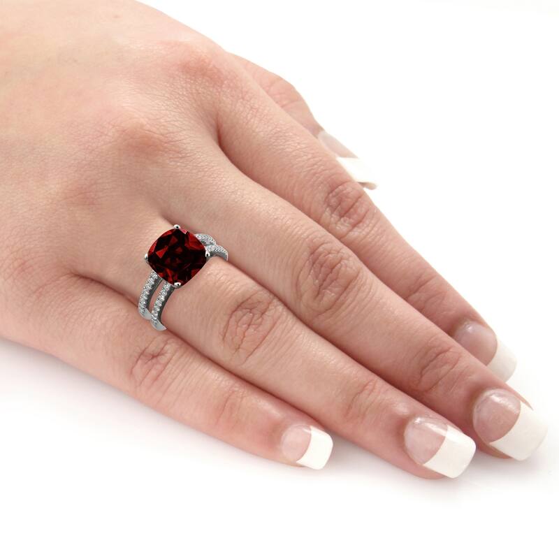 Auriya Modern 5ct Cushion-cut Garnet and Diamond Engagement Ring 1/4cttw 14k Gold