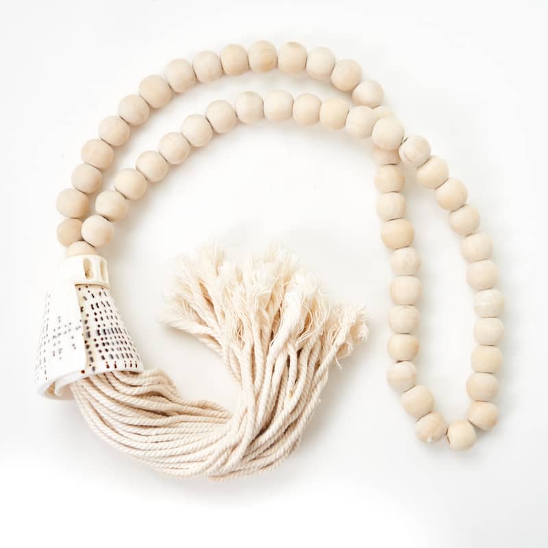 Artissance 28"W Natural Wood Decorative Tassel with Shell, Home Accent Art Decor - White