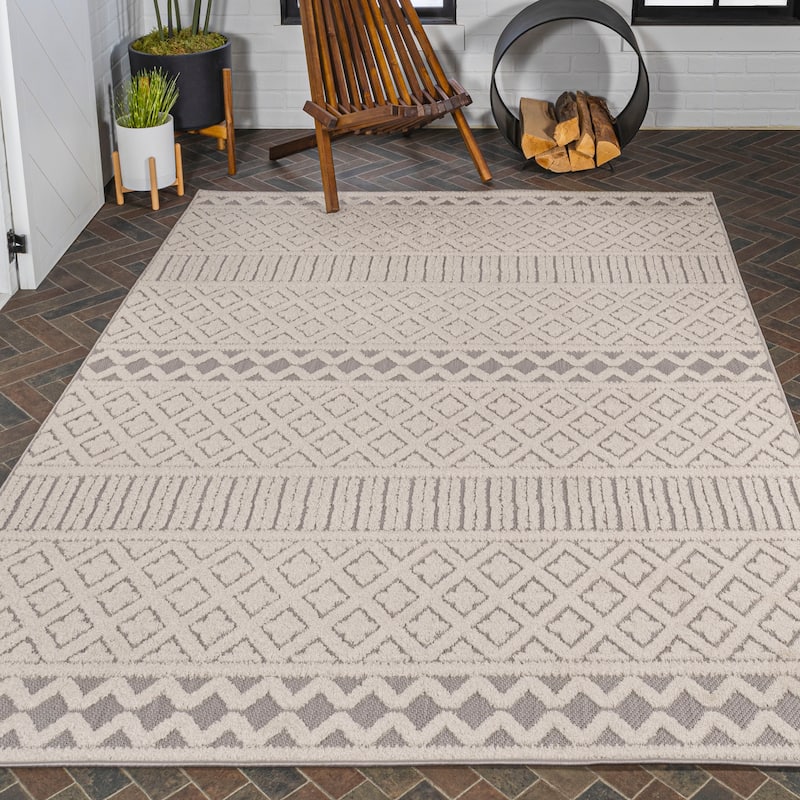 JONATHAN Y Duenas High-Low Two-Tone Monstera Leaf Area Rug