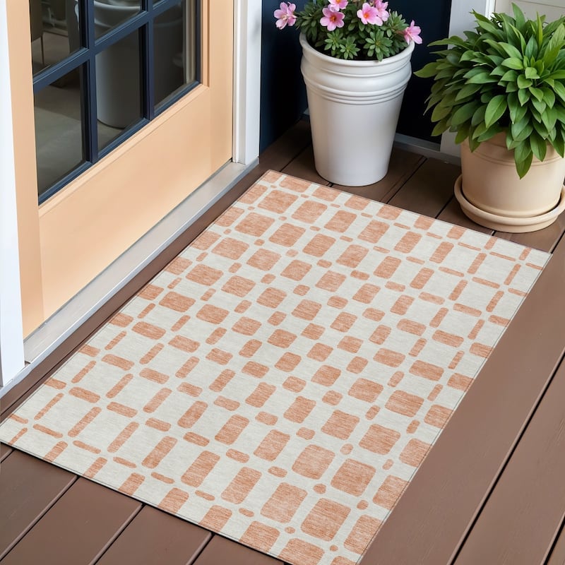 HomeRoots Geometric Transitional Rectangle Outdoor Rug - 3' x 5'