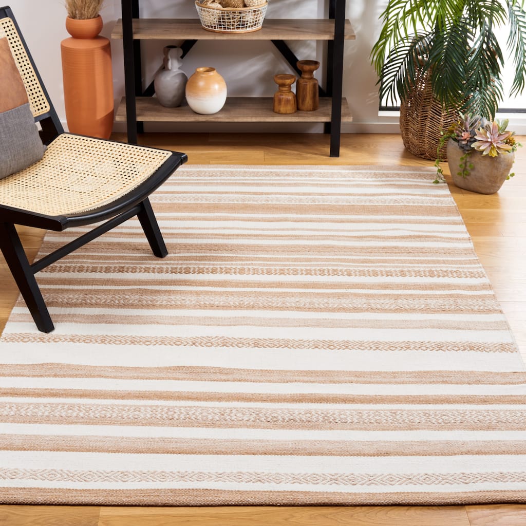 SAFAVIEH Handmade Striped Kilim Latesha Rug