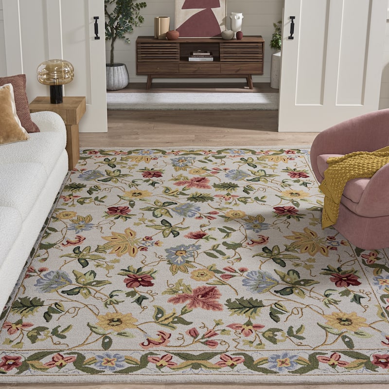 SAFAVIEH Handmade Chelsea Yauhenia French Country Floral Wool Rug