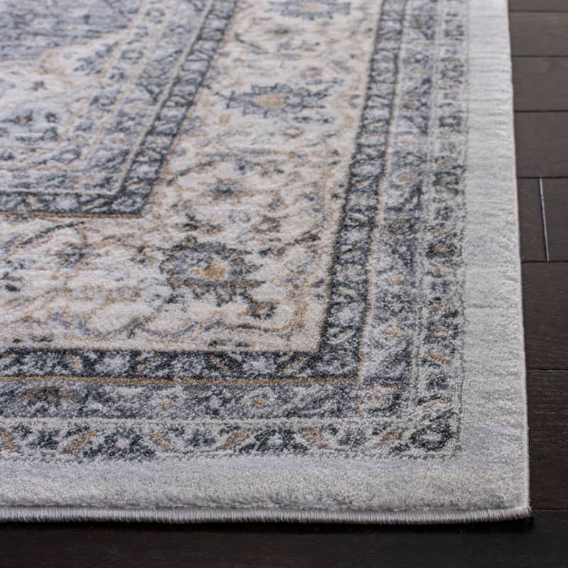 SAFAVIEH Isabella Anastasiia Traditional Oriental Rug - Light Grey/Cream - 5' 3" x 7' 6"