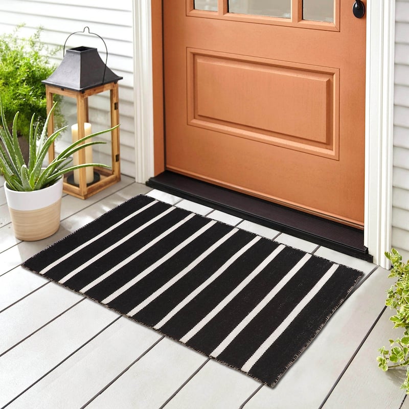 Liora Manne Sorrento Pinstripe Indoor/Outdoor Area Rug