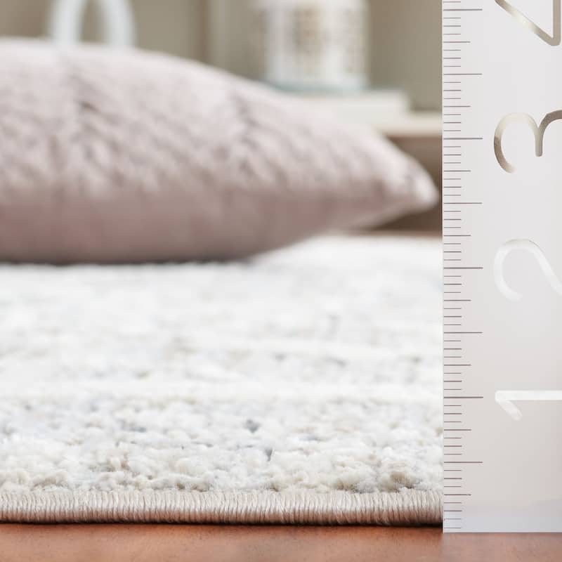 SAFAVIEH Taylor Geena Traditional Rug