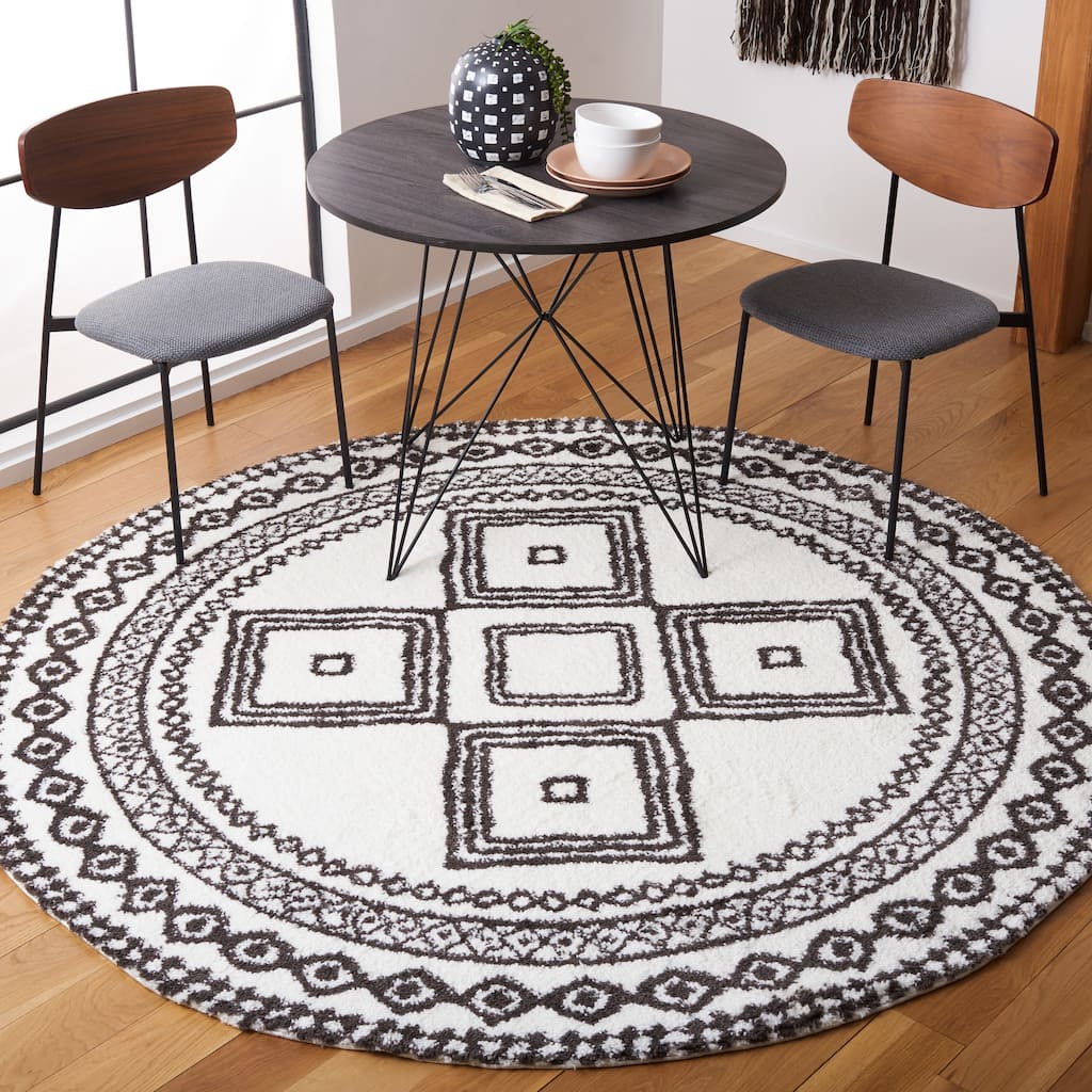 SAFAVIEH Berber Shag Neeta Rug