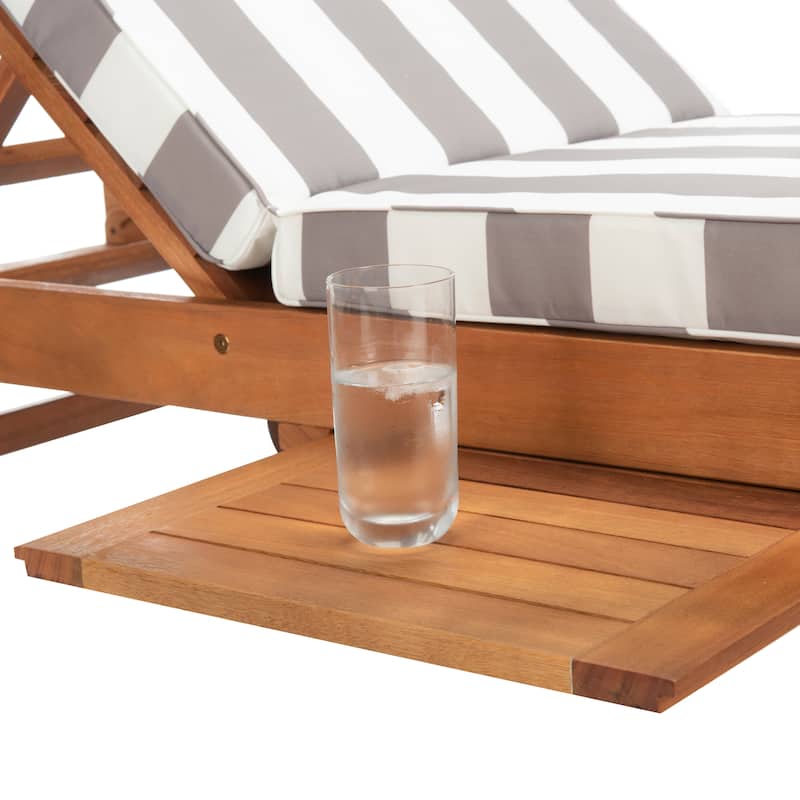 SAFAVIEH Outdoor Aubrie Adjustable Chaise Lounge Chair with Wheel.