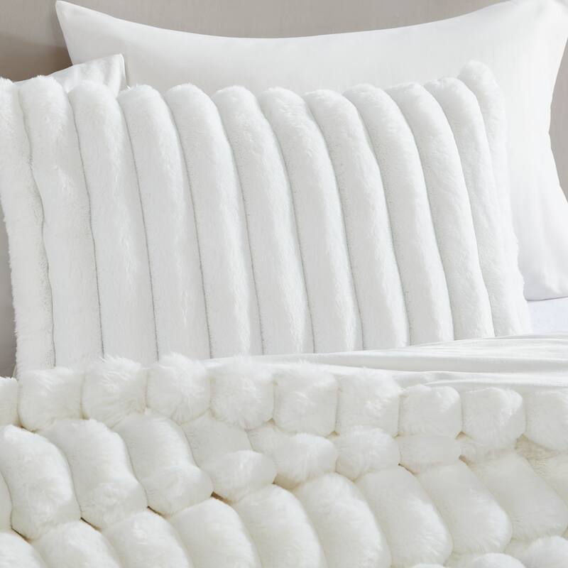 Riverbrook Home Everett Collection