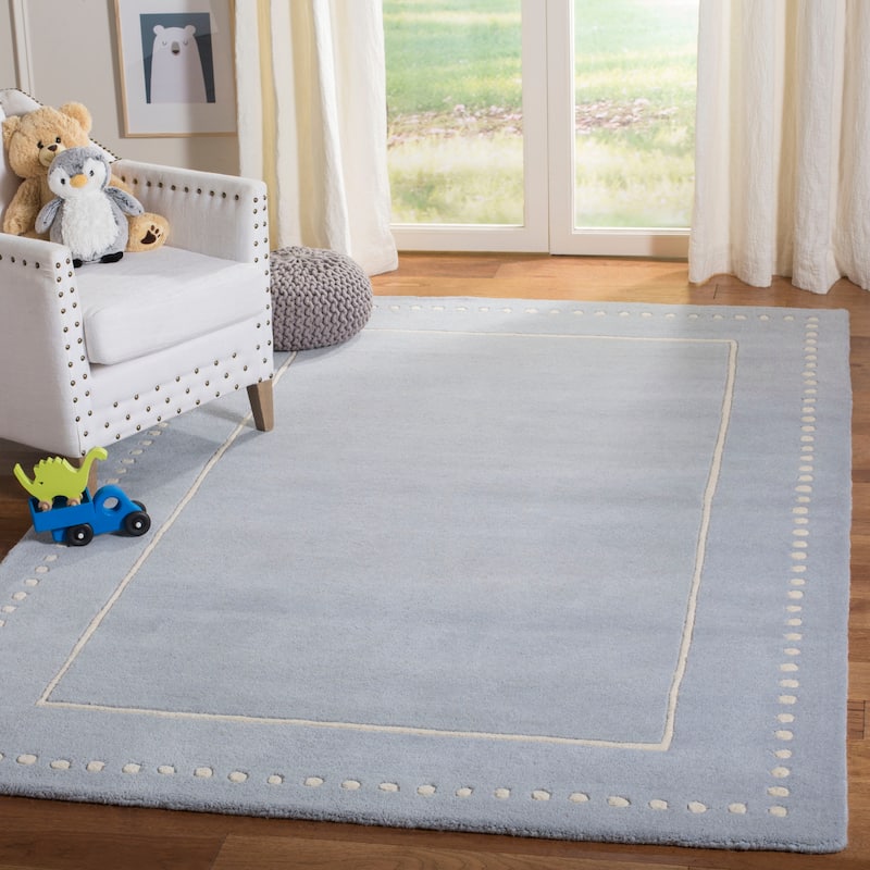 SAFAVIEH Handmade Bella Alverta Dotted Border Wool Rug - 4' x 6' - Light Blue/Ivory - Rectangle
