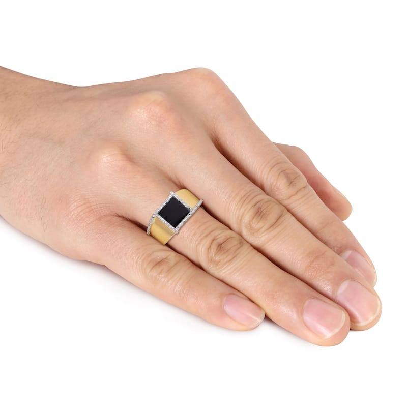 Miadora 6 CT TGW Square Black Onyx and 1/10 CT TDW Diamond Mens Ring in 10k Yellow Gold